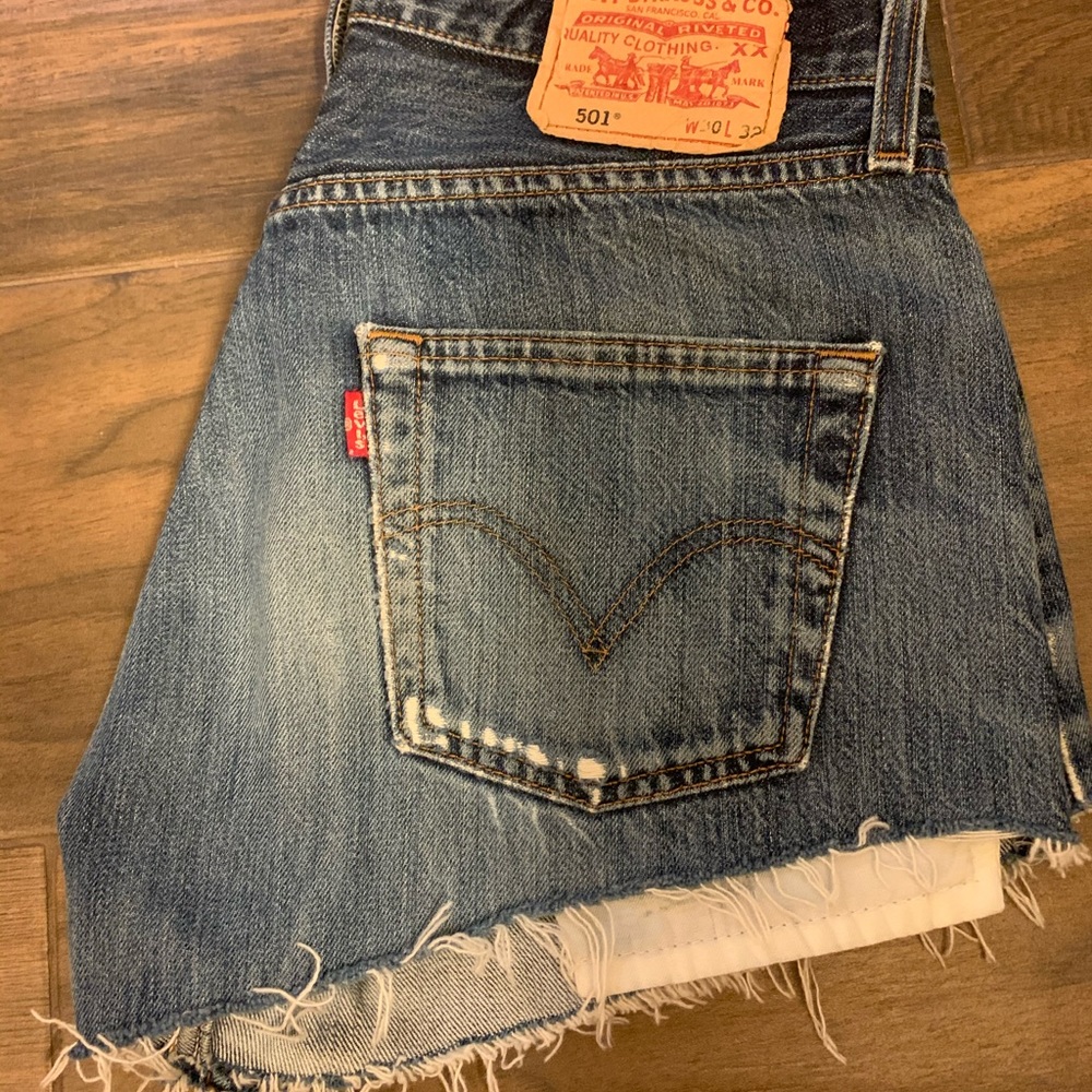 NEW UO Levi’s Jean Shorts